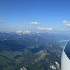 Flugwegposition um 15:51:59: Aufgenommen in der Nähe von Stainach-Pürgg, Österreich in 2351 Meter